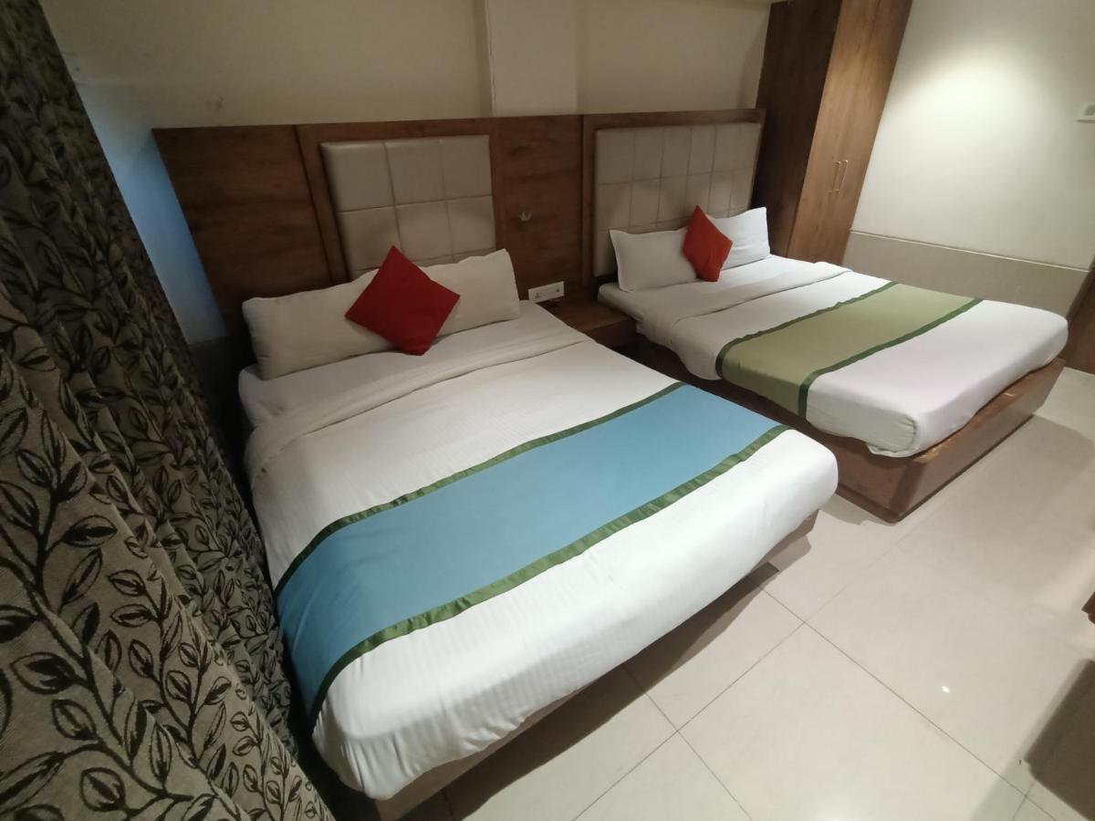 Fabhotel Regal Inn Мумбаи Экстерьер фото