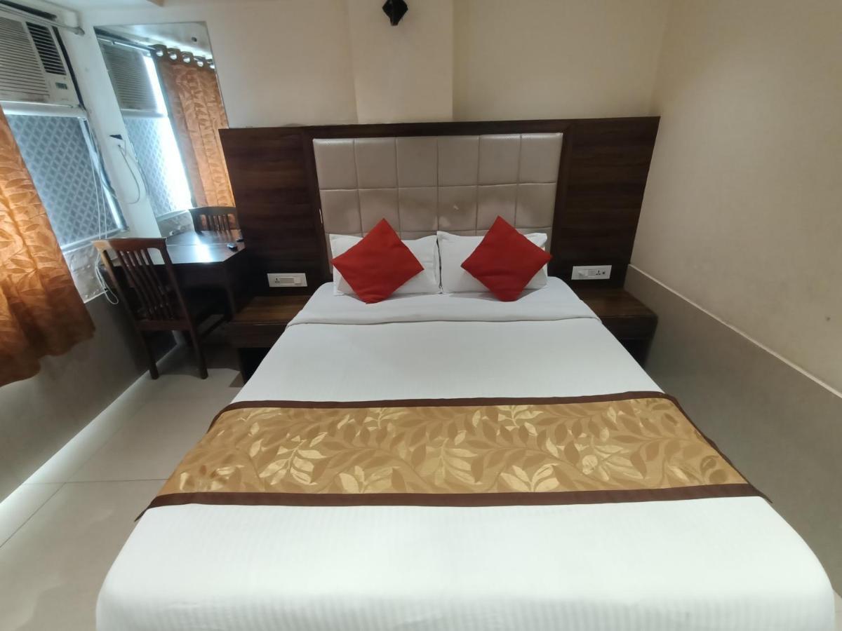 Fabhotel Regal Inn Мумбаи Экстерьер фото