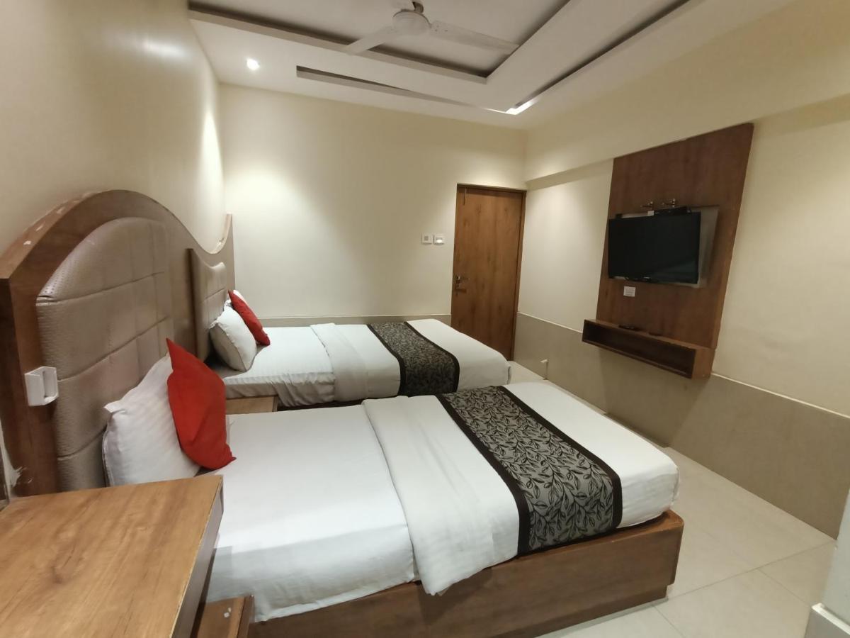 Fabhotel Regal Inn Мумбаи Экстерьер фото