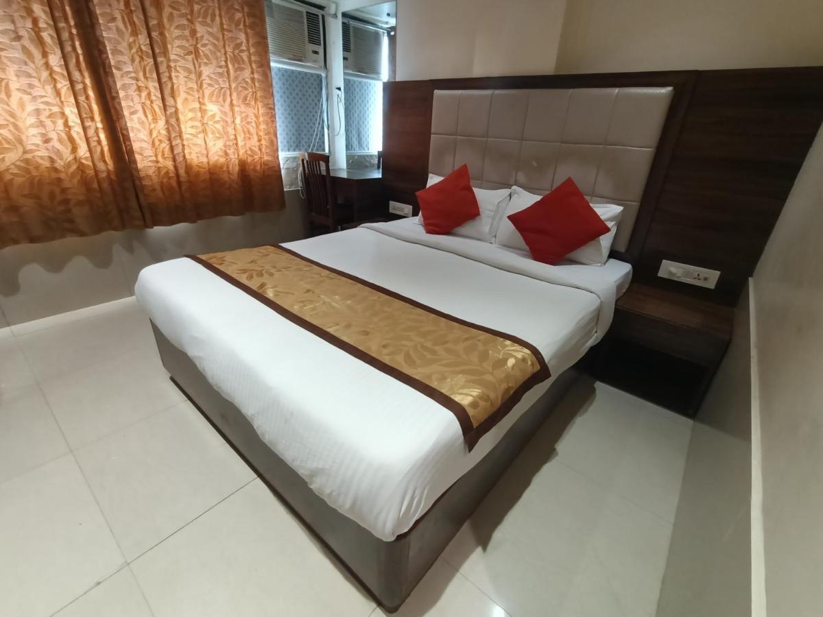 Fabhotel Regal Inn Мумбаи Экстерьер фото