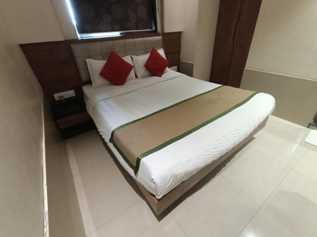 Fabhotel Regal Inn Мумбаи Экстерьер фото