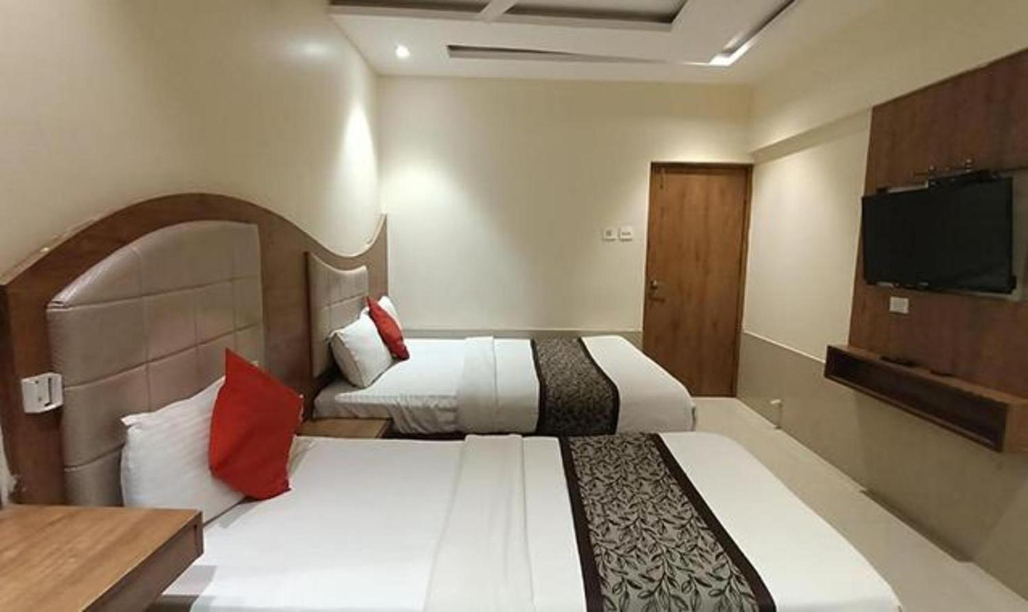 Fabhotel Regal Inn Мумбаи Экстерьер фото