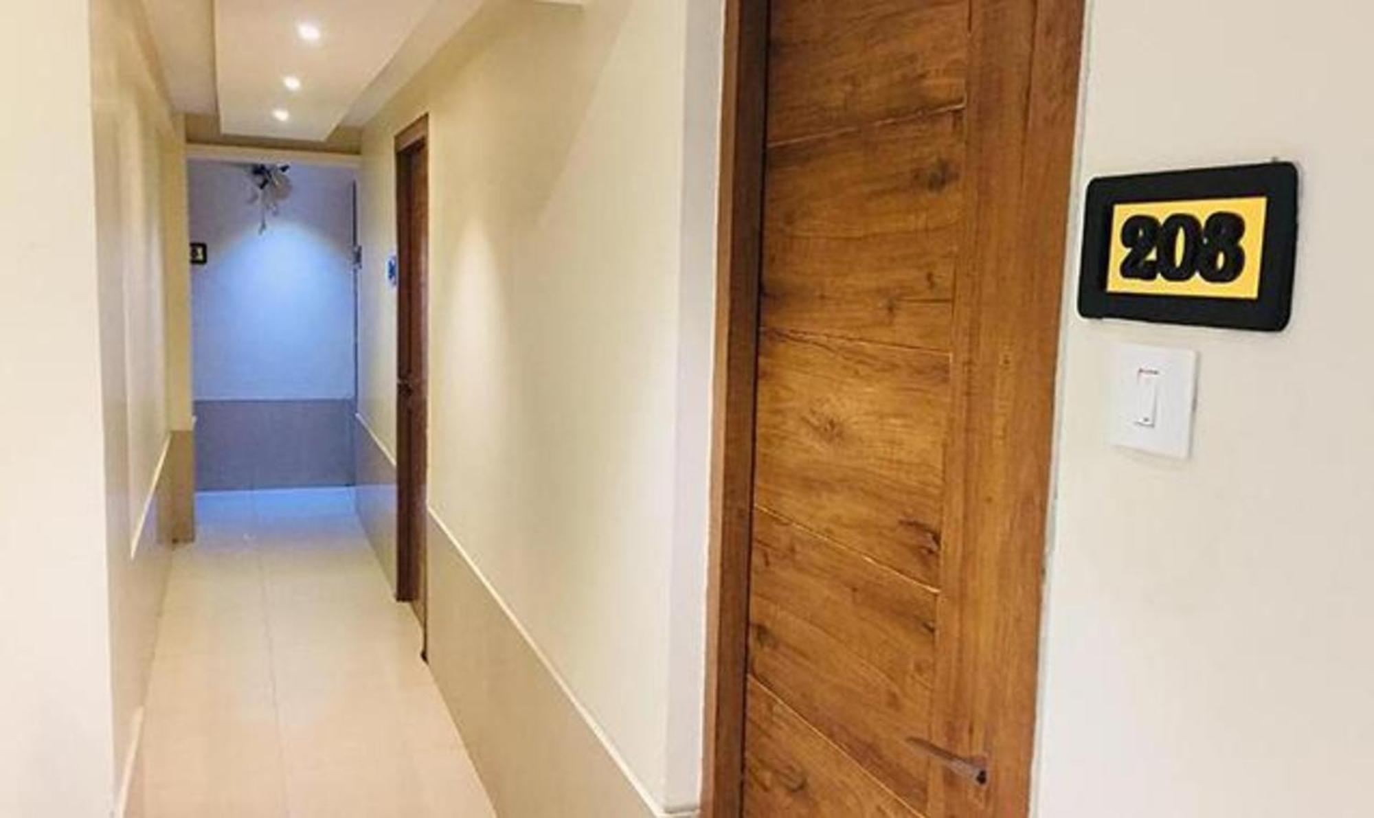 Fabhotel Regal Inn Мумбаи Экстерьер фото
