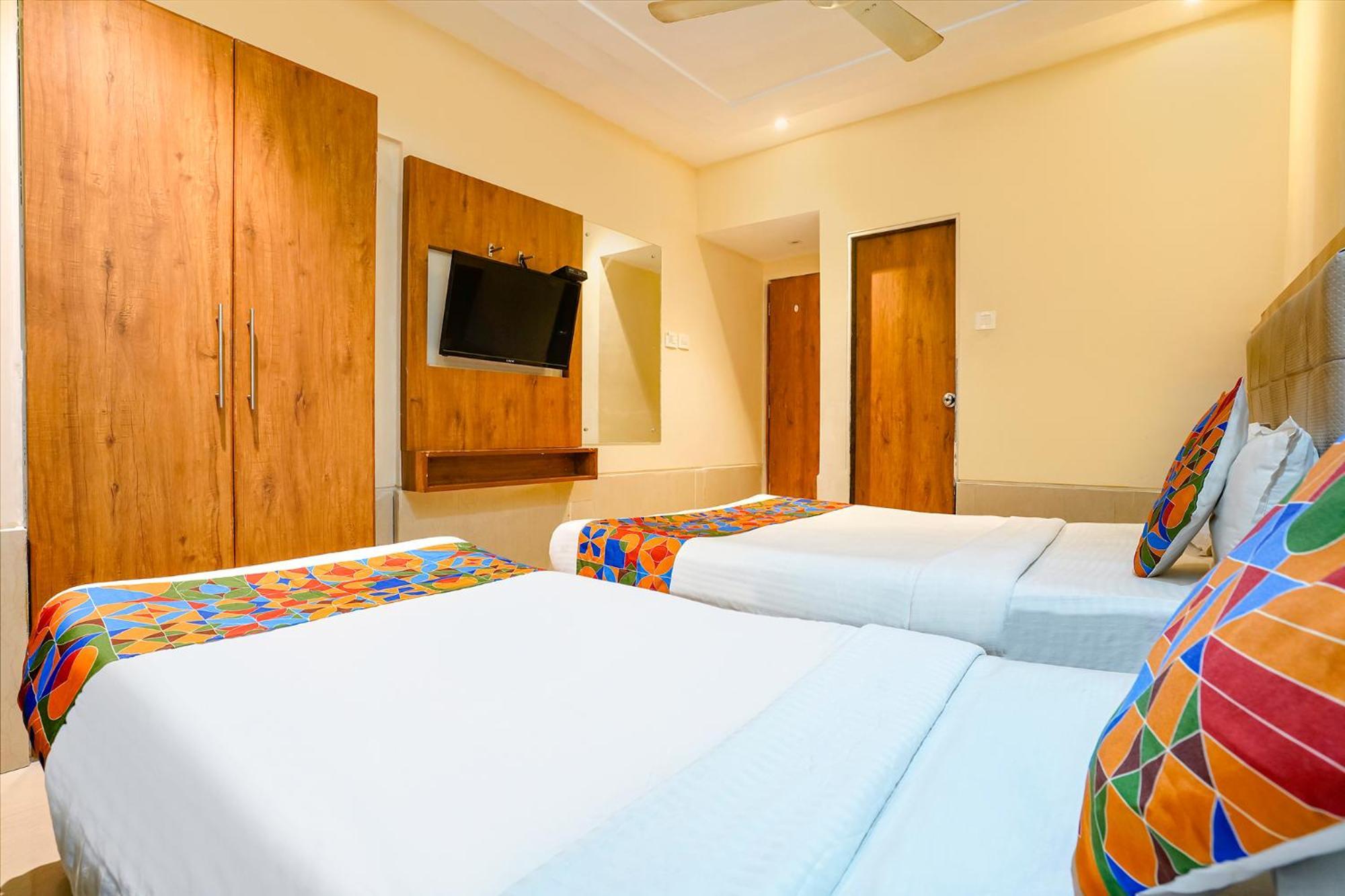 Fabhotel Regal Inn Мумбаи Экстерьер фото