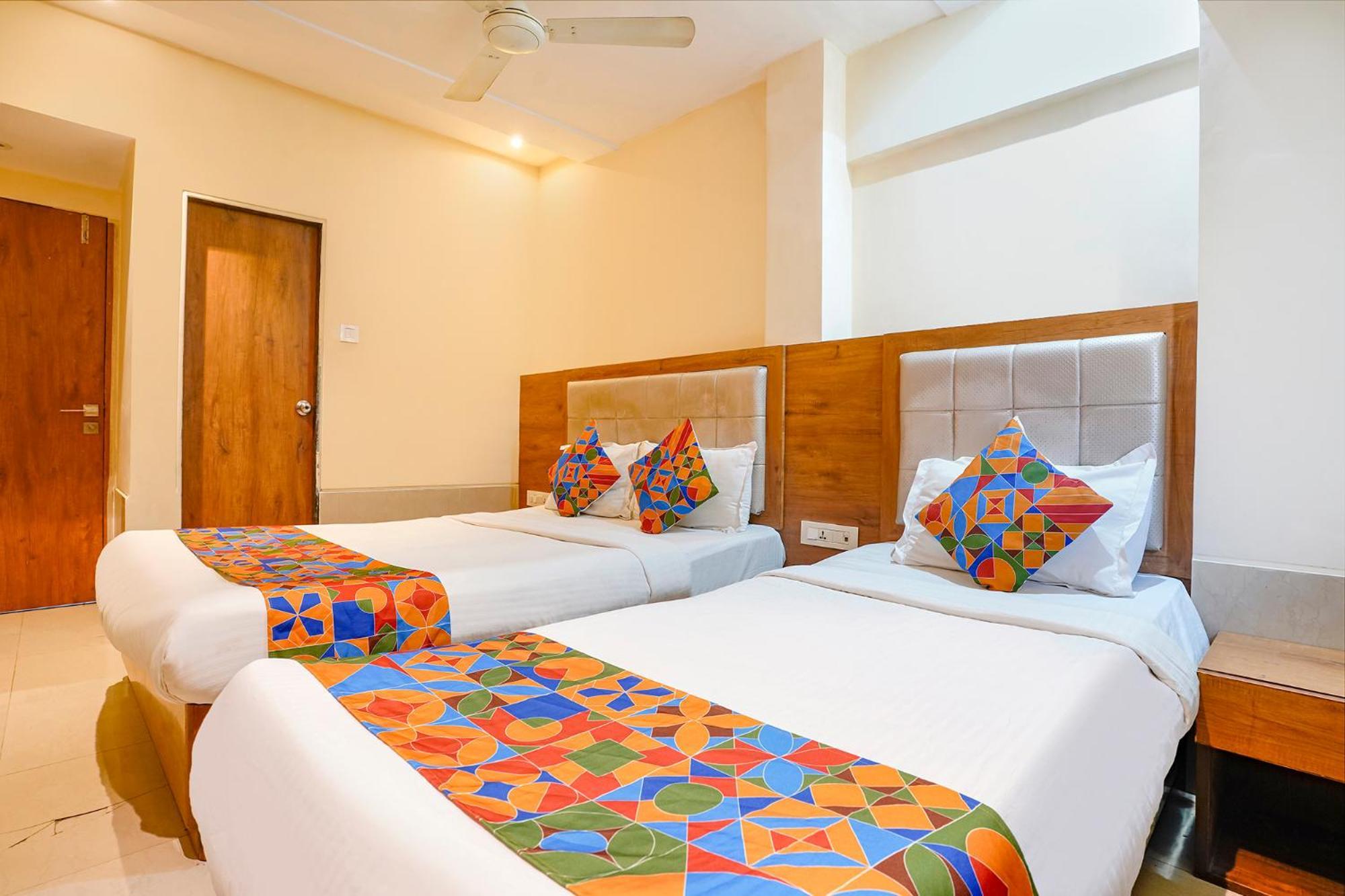 Fabhotel Regal Inn Мумбаи Экстерьер фото