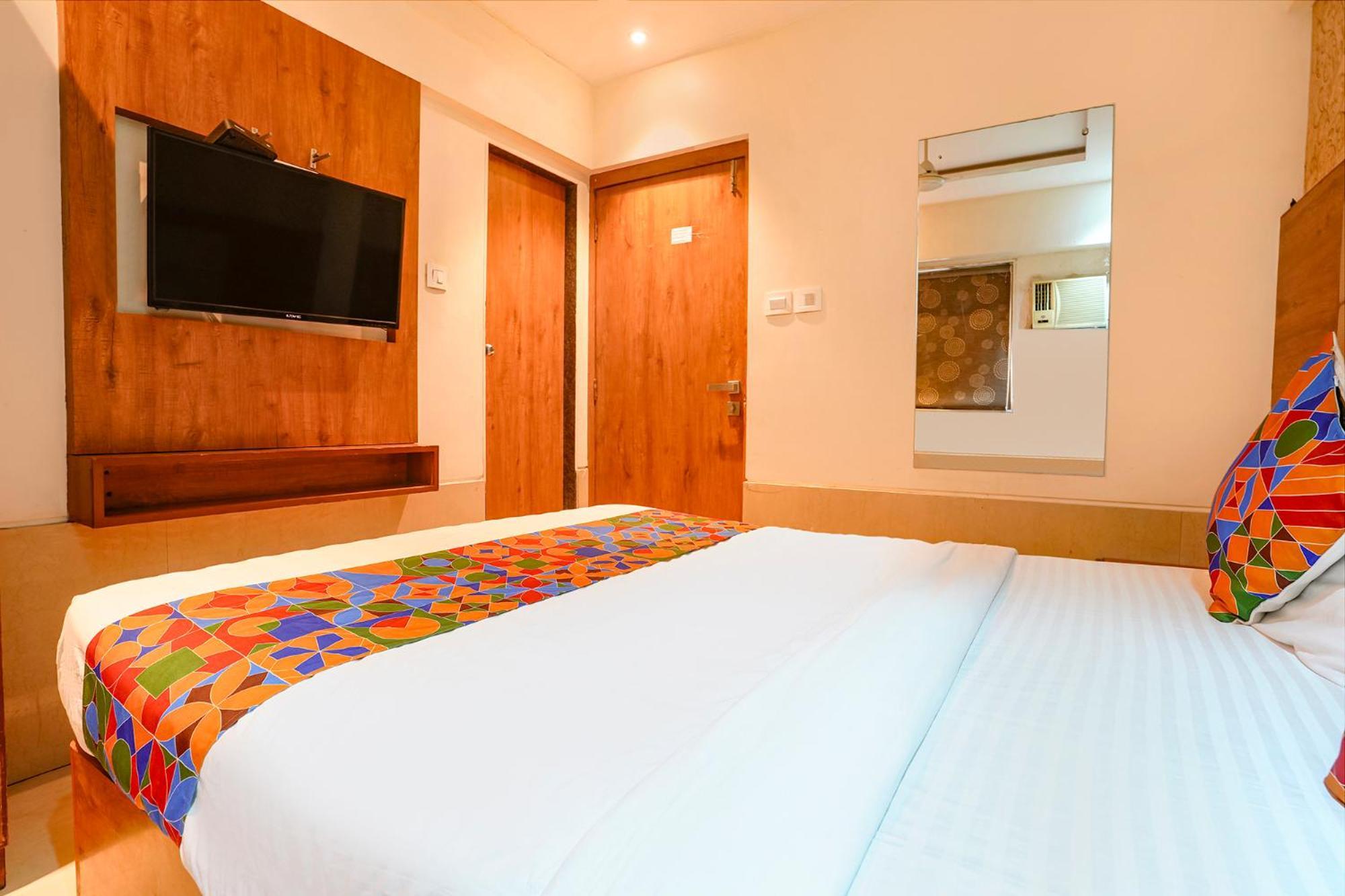 Fabhotel Regal Inn Мумбаи Экстерьер фото
