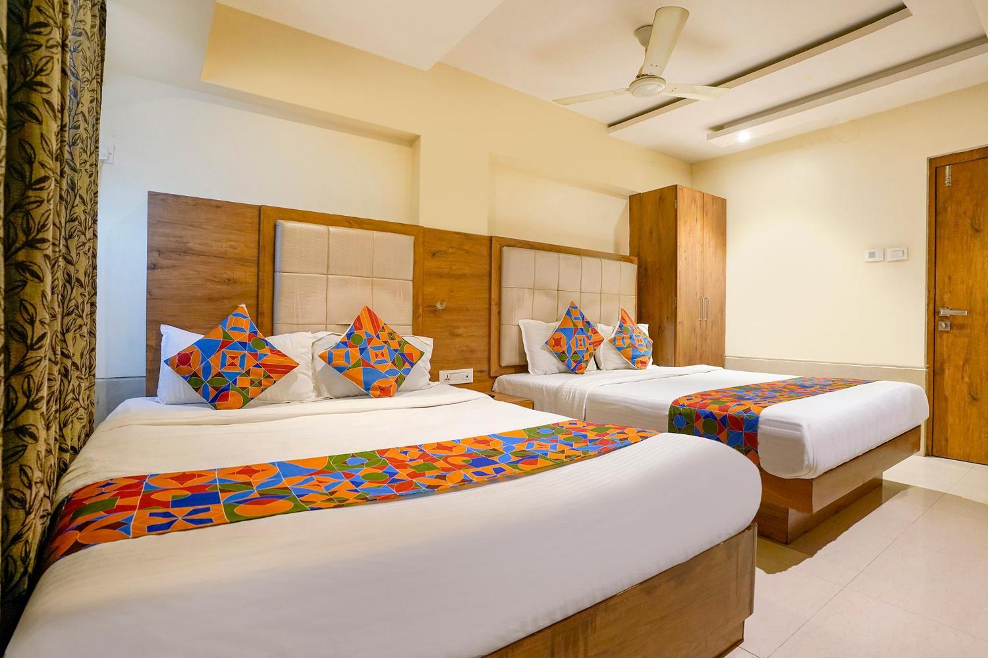 Fabhotel Regal Inn Мумбаи Экстерьер фото