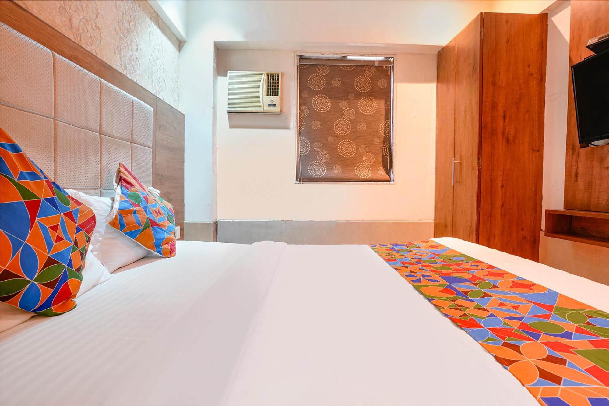 Fabhotel Regal Inn Мумбаи Экстерьер фото