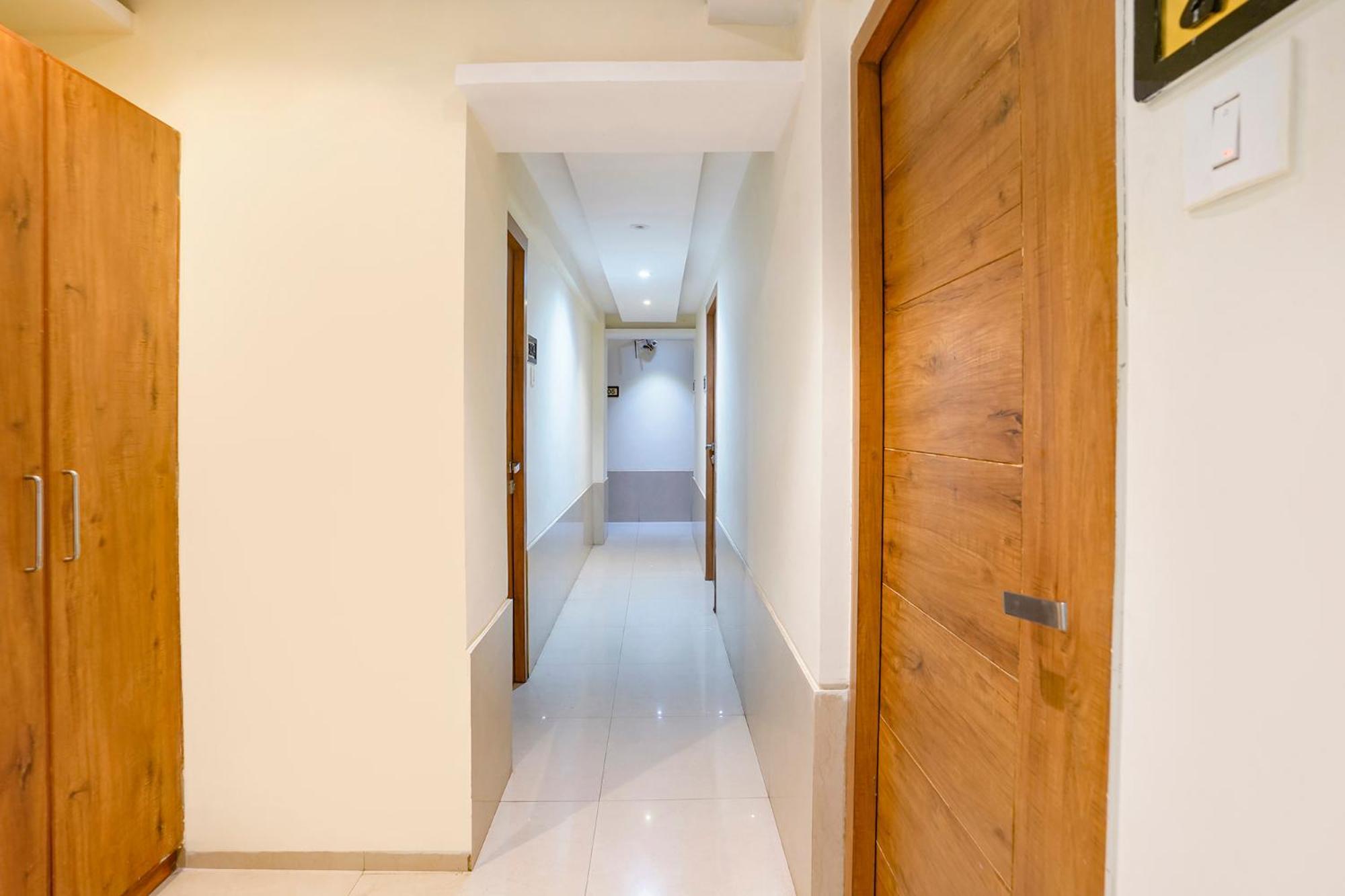Fabhotel Regal Inn Мумбаи Экстерьер фото